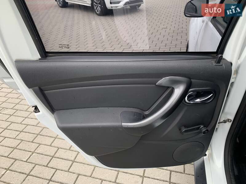 Позашляховик / Кросовер Dacia Duster 2016 в Львові