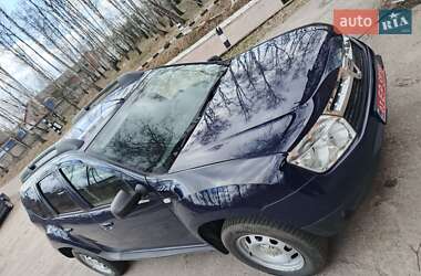 Позашляховик / Кросовер Dacia Duster 2012 в 