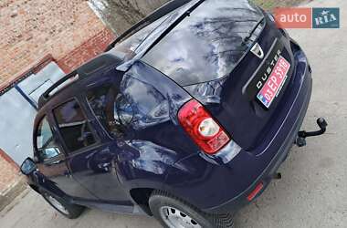 Позашляховик / Кросовер Dacia Duster 2012 в 