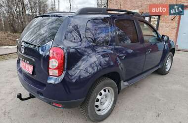 Позашляховик / Кросовер Dacia Duster 2012 в 