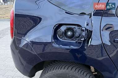 Позашляховик / Кросовер Dacia Duster 2012 в 