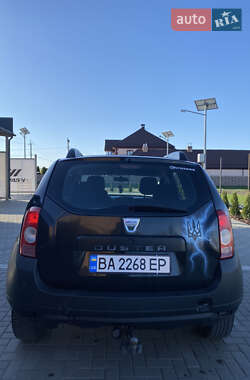 Позашляховик / Кросовер Dacia Duster 2010 в 