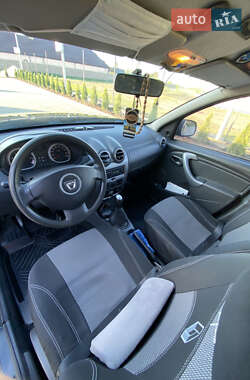 Позашляховик / Кросовер Dacia Duster 2010 в 