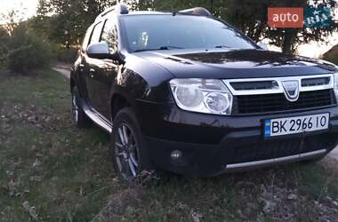 Позашляховик / Кросовер Dacia Duster 2011 в Дубровиці