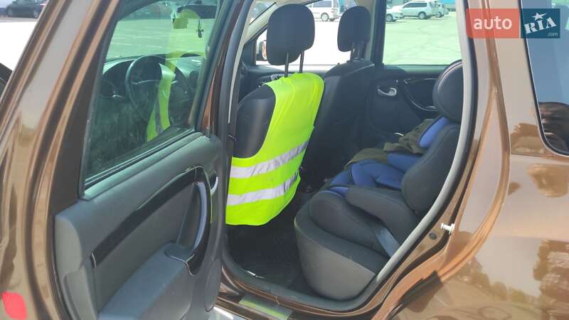 Позашляховик / Кросовер Dacia Duster 2010 в Рівному