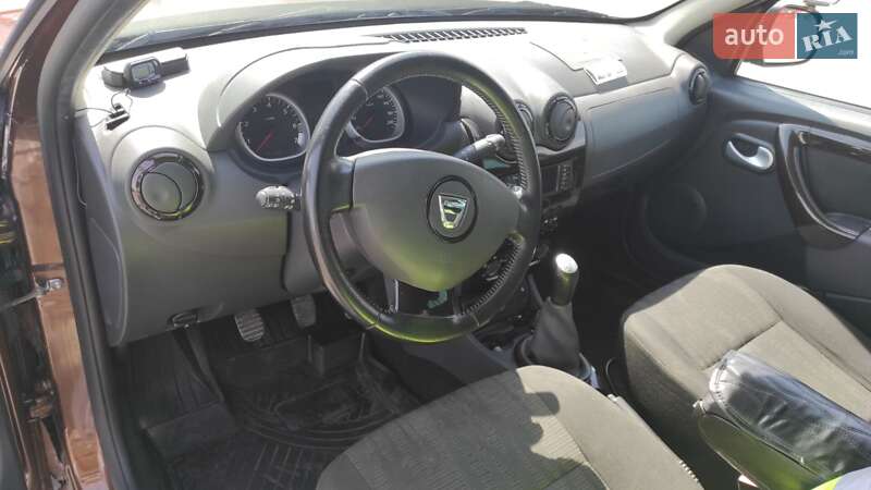 Позашляховик / Кросовер Dacia Duster 2010 в Рівному