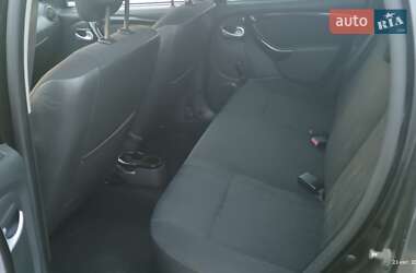 Позашляховик / Кросовер Dacia Duster 2011 в 