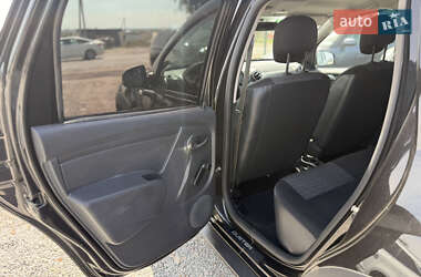 Позашляховик / Кросовер Dacia Duster 2012 в 