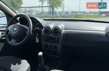 Позашляховик / Кросовер Dacia Duster 2012 в 