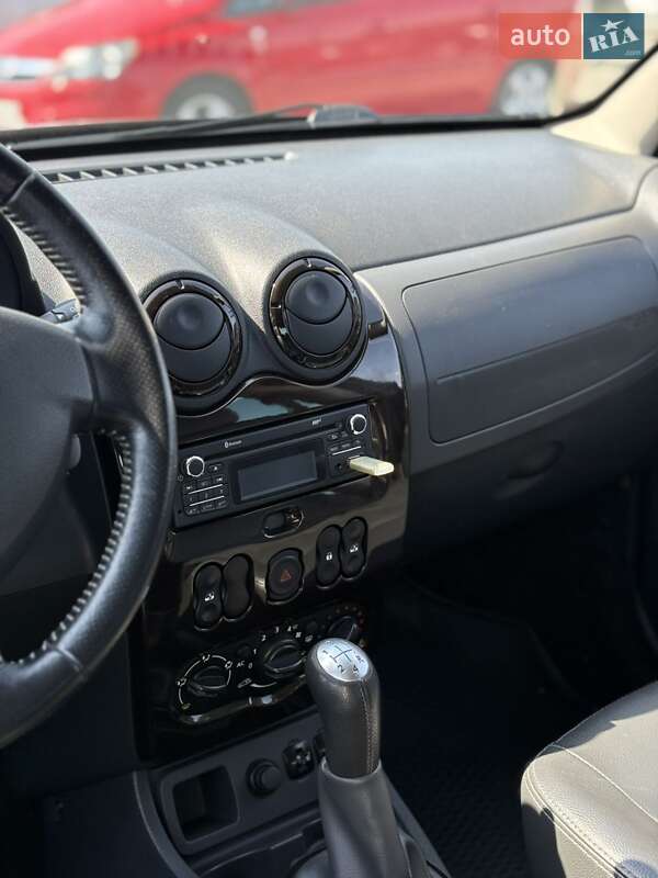 Внедорожник / Кроссовер Dacia Duster 2012 в Черновцах