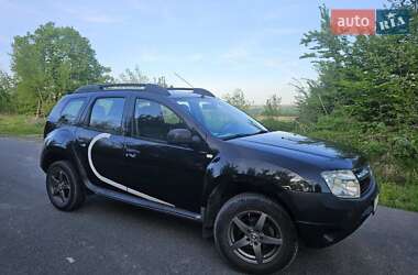 Позашляховик / Кросовер Dacia Duster 2011 в 