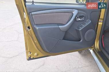 Внедорожник / Кроссовер Dacia Duster 2017 в 