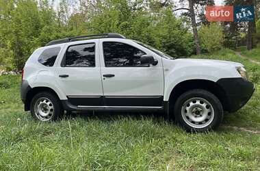 Позашляховик / Кросовер Dacia Duster 2010 в 