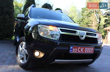 Позашляховик / Кросовер Dacia Duster 2011 в 