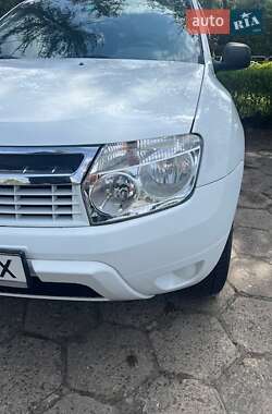 Позашляховик / Кросовер Dacia Duster 2010 в 