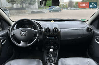 Внедорожник / Кроссовер Dacia Duster 2010 в 