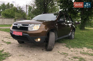 Позашляховик / Кросовер Dacia Duster 2011 в 