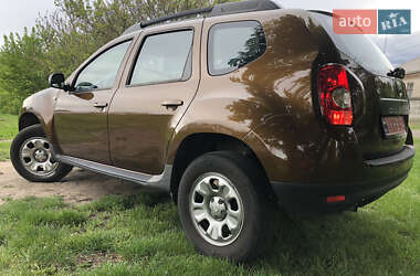 Позашляховик / Кросовер Dacia Duster 2011 в 