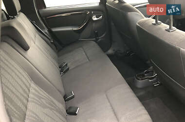 Позашляховик / Кросовер Dacia Duster 2011 в 