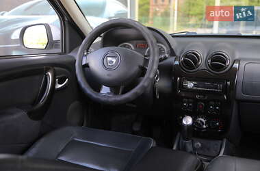 Позашляховик / Кросовер Dacia Duster 2012 в 