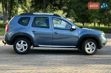 Позашляховик / Кросовер Dacia Duster 2011 в 