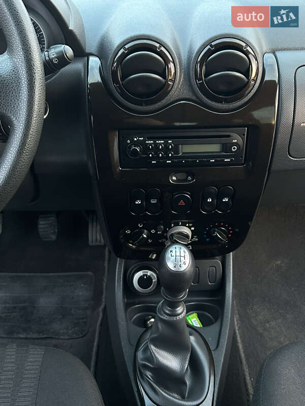 Внедорожник / Кроссовер Dacia Duster 2011 в Вознесенске