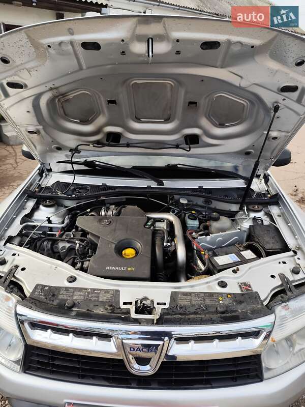 Позашляховик / Кросовер Dacia Duster 2011 в Чернігові