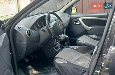 Внедорожник / Кроссовер Dacia Duster 2012 в 
