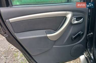Внедорожник / Кроссовер Dacia Duster 2012 в 
