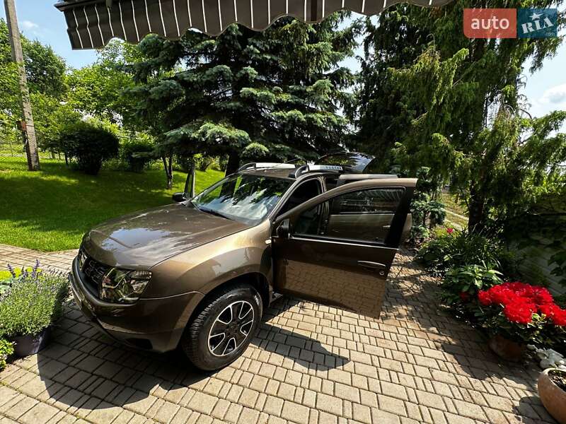 Позашляховик / Кросовер Dacia Duster 2017 в Львові