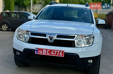 Позашляховик / Кросовер Dacia Duster 2012 в 