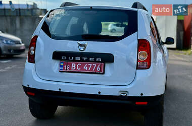 Позашляховик / Кросовер Dacia Duster 2012 в 