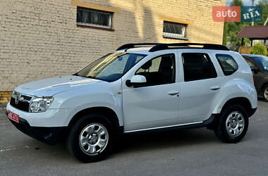 Позашляховик / Кросовер Dacia Duster 2012 в 