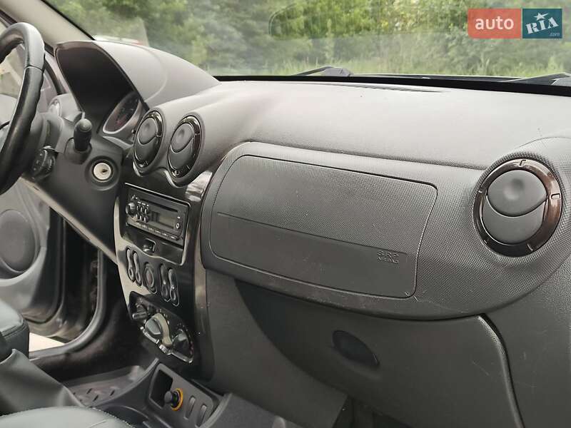 Позашляховик / Кросовер Dacia Duster 2011 в Ковелі