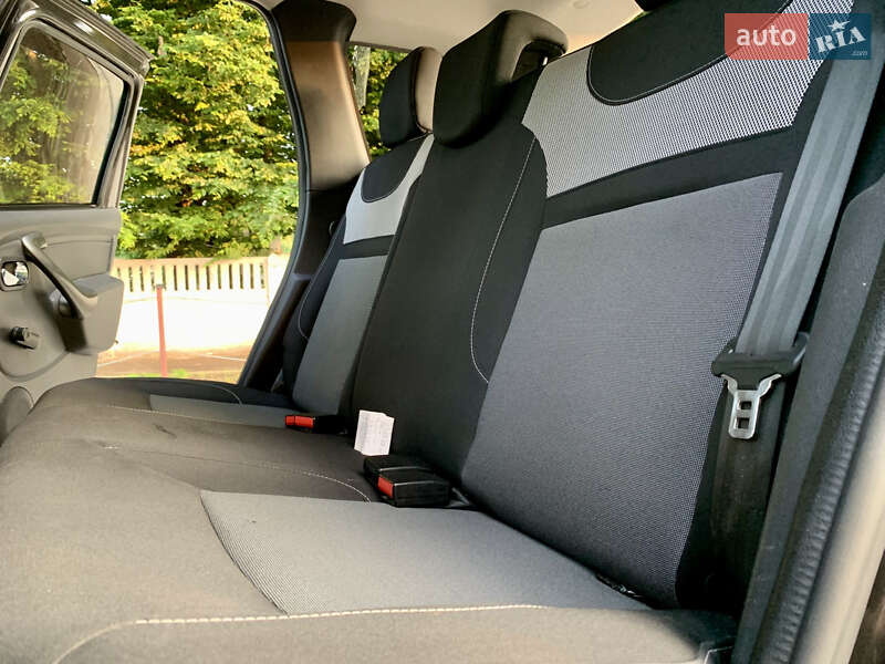 Внедорожник / Кроссовер Dacia Duster 2016 в Теофиполе