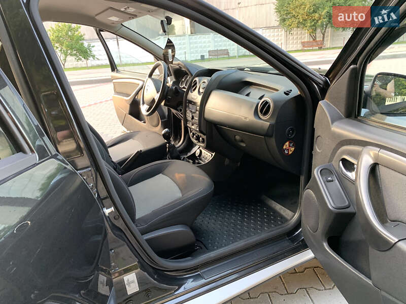 Внедорожник / Кроссовер Dacia Duster 2016 в Теофиполе