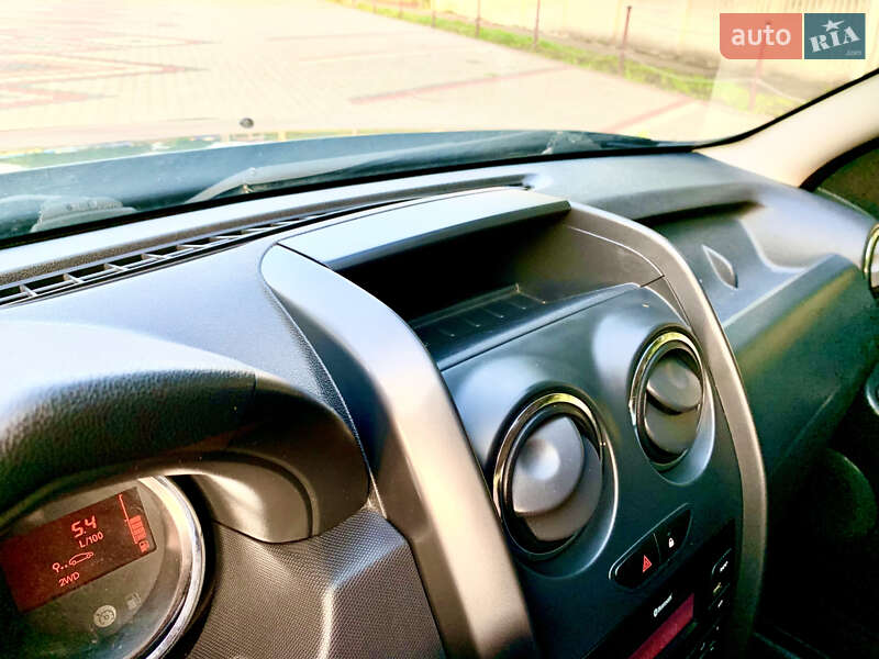 Внедорожник / Кроссовер Dacia Duster 2016 в Теофиполе