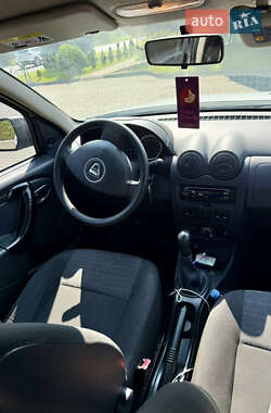 Внедорожник / Кроссовер Dacia Duster 2011 в 