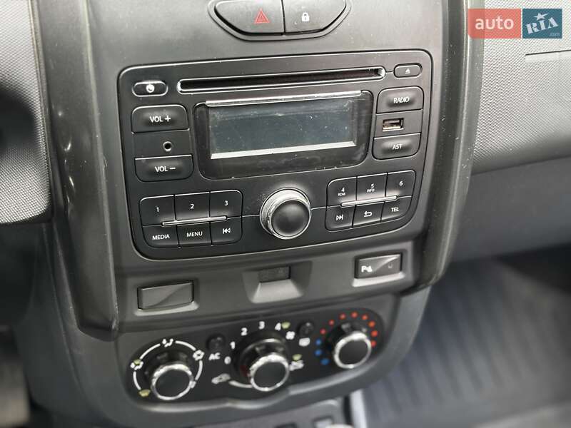 Позашляховик / Кросовер Dacia Duster 2014 в Миргороді