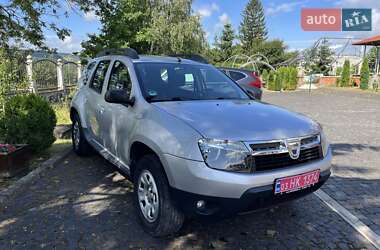 Позашляховик / Кросовер Dacia Duster 2012 в 