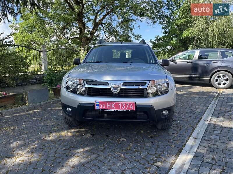 Внедорожник / Кроссовер Dacia Duster 2012 в Золочеве