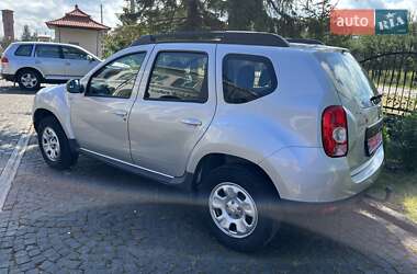 Позашляховик / Кросовер Dacia Duster 2012 в 