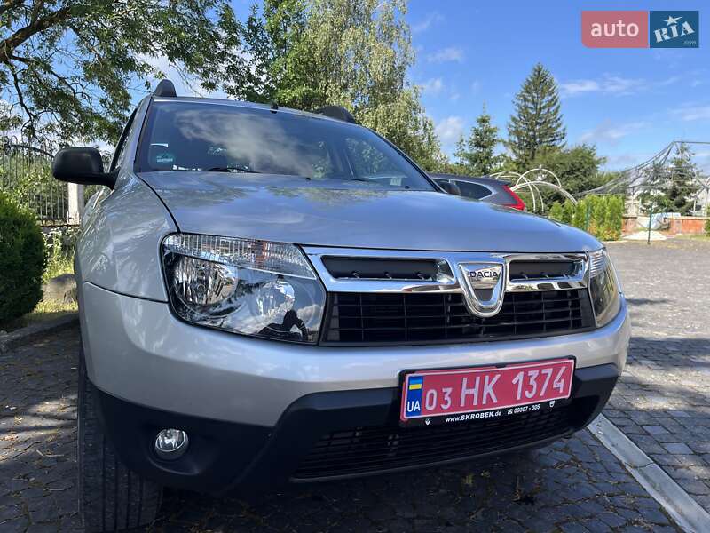 Внедорожник / Кроссовер Dacia Duster 2012 в Золочеве