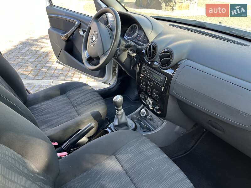Внедорожник / Кроссовер Dacia Duster 2012 в Золочеве