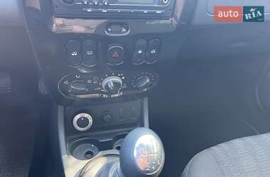 Позашляховик / Кросовер Dacia Duster 2012 в 