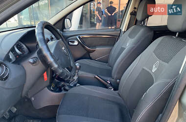 Внедорожник / Кроссовер Dacia Duster 2010 в 