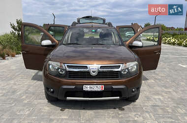 Позашляховик / Кросовер Dacia Duster 2010 в 