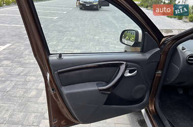 Позашляховик / Кросовер Dacia Duster 2010 в 