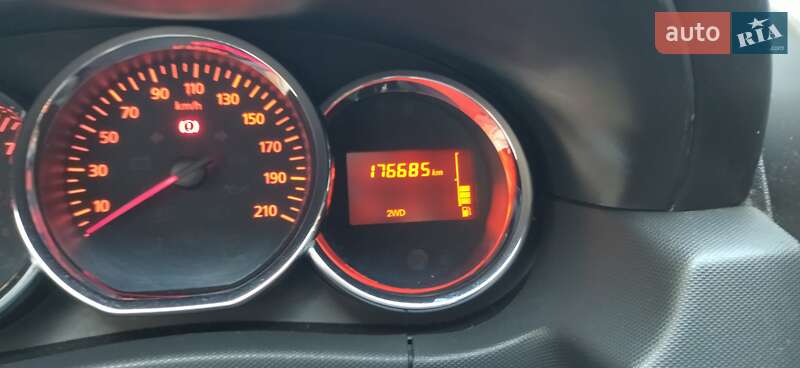 Позашляховик / Кросовер Dacia Duster 2015 в Львові фото 14 Позашляховик / Кросовер Dacia Duster 2015 в Львові