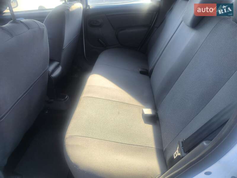 Позашляховик / Кросовер Dacia Duster 2010 в Луцьку